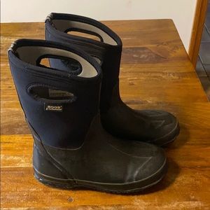 Bogs waterproof insulated boots. Size youth 6.